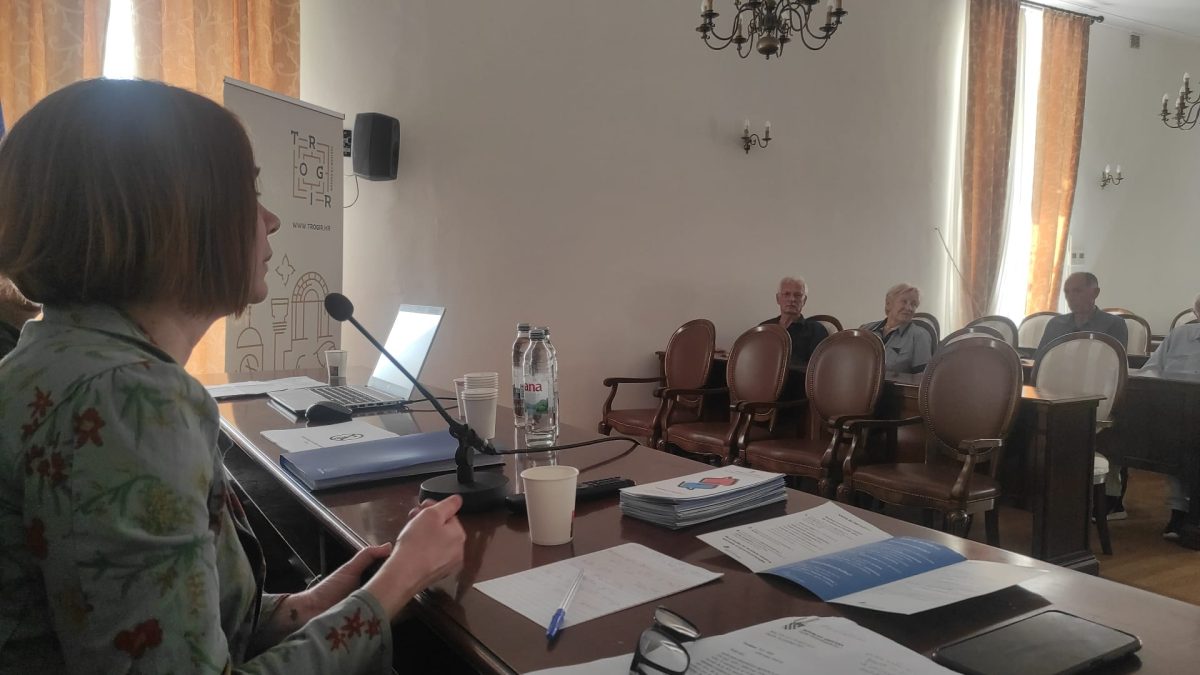 Predavanje o pravima starijih osoba u Trogiru